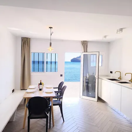 Chalet Mar A 9. Playitas.